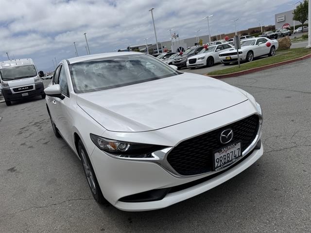 Mazda Mazda3 Sedan Vehicle Full-screen Gallery Image 08