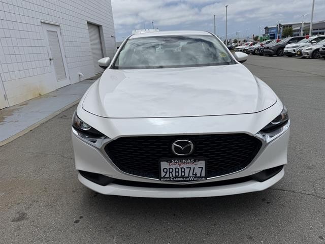 Mazda Mazda3 Sedan Vehicle Full-screen Gallery Image 09