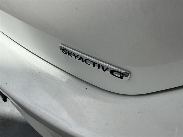 Mazda Mazda3 Sedan Vehicle Full-screen Gallery Image 12