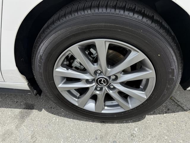 Mazda Mazda3 Sedan Vehicle Full-screen Gallery Image 13