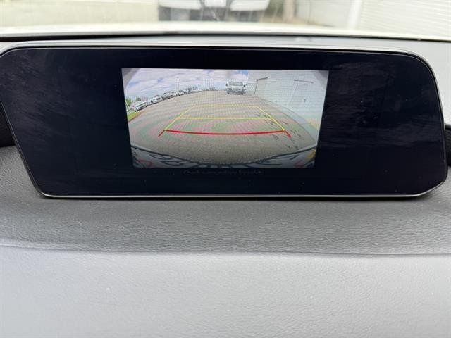 Mazda Mazda3 Sedan Vehicle Full-screen Gallery Image 24