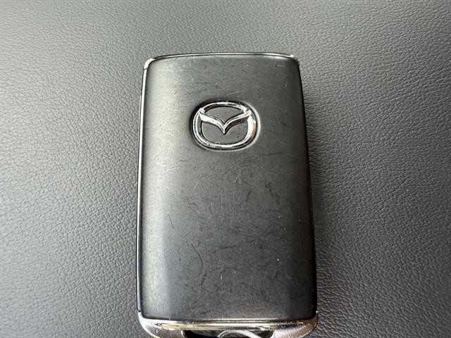 Mazda Mazda3 Sedan Vehicle Full-screen Gallery Image 29