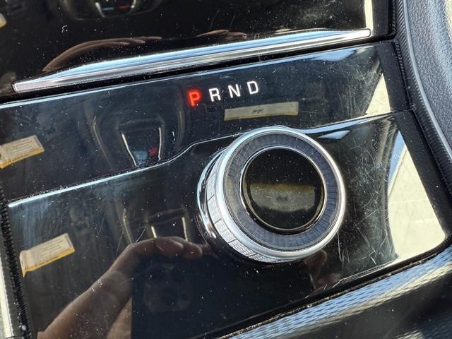 Jeep Grand Cherokee L Vehicle Full-screen Gallery Image 27