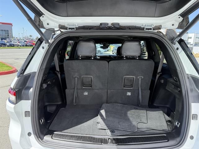 Jeep Grand Cherokee L Vehicle Full-screen Gallery Image 29