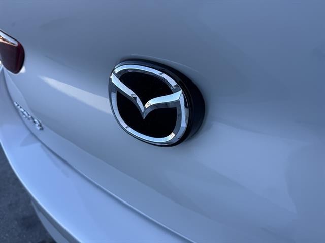 Mazda Mazda3 Sedan Vehicle Full-screen Gallery Image 11