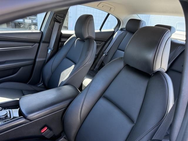 Mazda Mazda3 Sedan Vehicle Full-screen Gallery Image 18