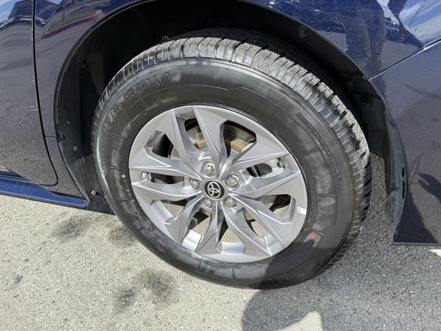 Toyota Sienna Vehicle Full-screen Gallery Image 12