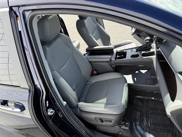 Toyota Sienna Vehicle Full-screen Gallery Image 20