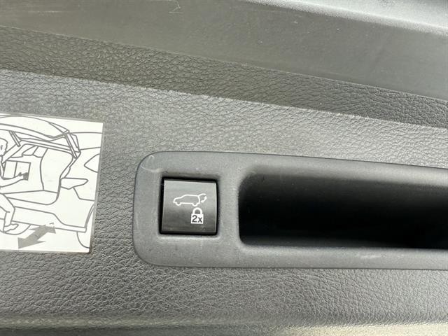 Toyota Sienna Vehicle Full-screen Gallery Image 30