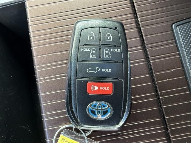 Toyota Sienna Vehicle Full-screen Gallery Image 31
