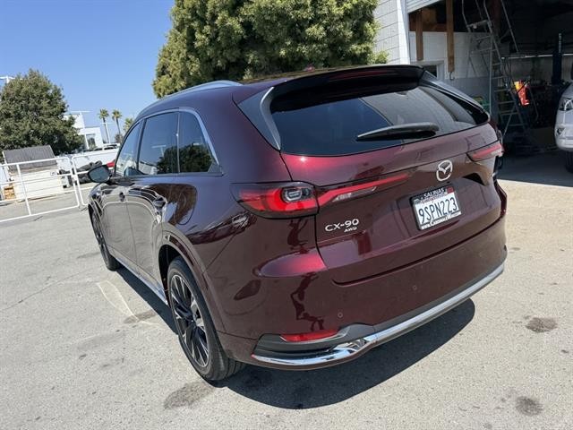Mazda CX-90 Vehicle Full-screen Gallery Image 03