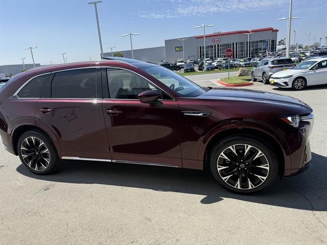 Mazda CX-90 Vehicle Full-screen Gallery Image 06