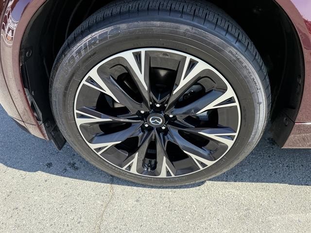 Mazda CX-90 Vehicle Full-screen Gallery Image 13