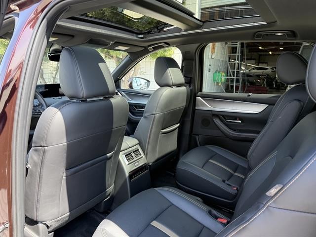 Mazda CX-90 Vehicle Full-screen Gallery Image 17