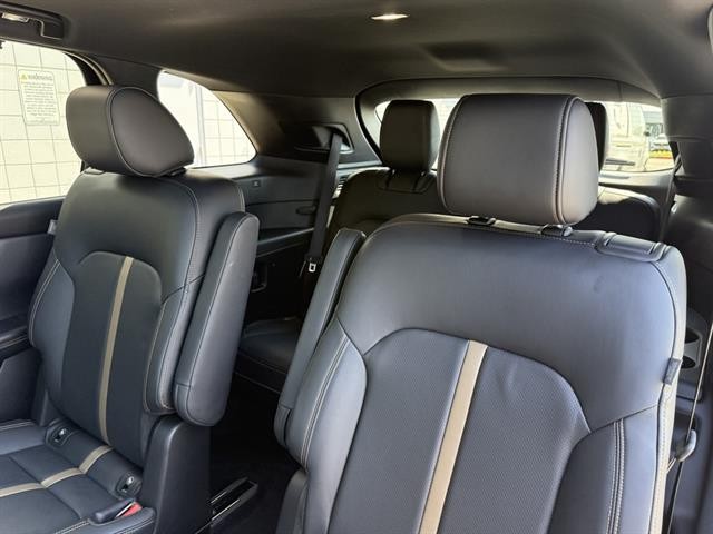 Mazda CX-90 Vehicle Full-screen Gallery Image 19