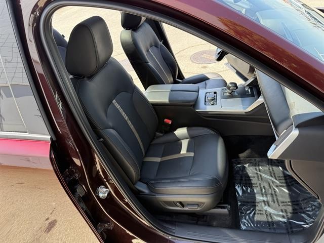 Mazda CX-90 Vehicle Full-screen Gallery Image 21