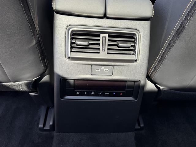 Mazda CX-90 Vehicle Full-screen Gallery Image 28