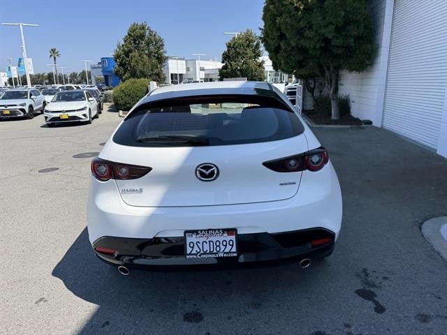 Mazda Mazda3 Hatchback Vehicle Full-screen Gallery Image 05