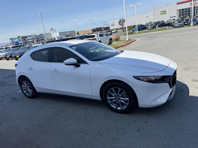 Mazda Mazda3 Hatchback Vehicle Full-screen Gallery Image 07