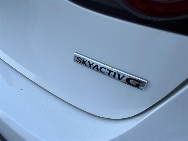 Mazda Mazda3 Hatchback Vehicle Full-screen Gallery Image 12