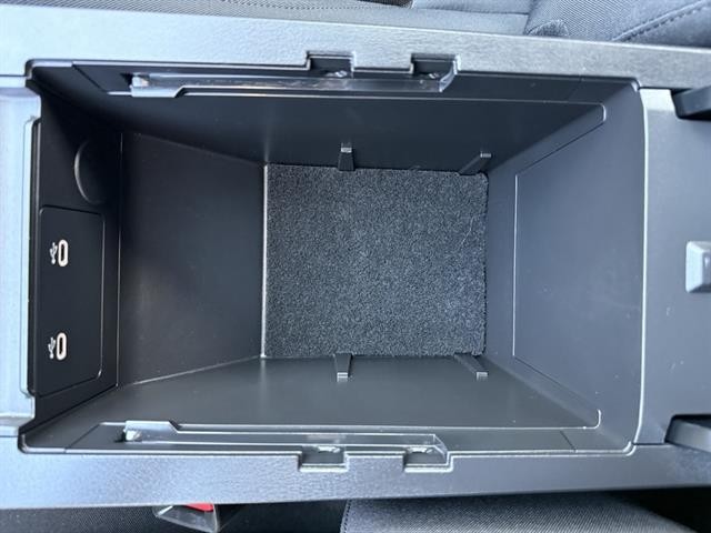 Mazda Mazda3 Hatchback Vehicle Full-screen Gallery Image 26