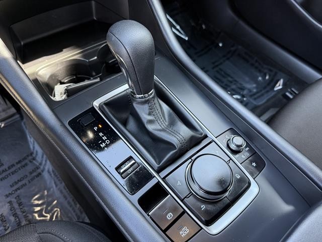 Mazda Mazda3 Hatchback Vehicle Full-screen Gallery Image 27