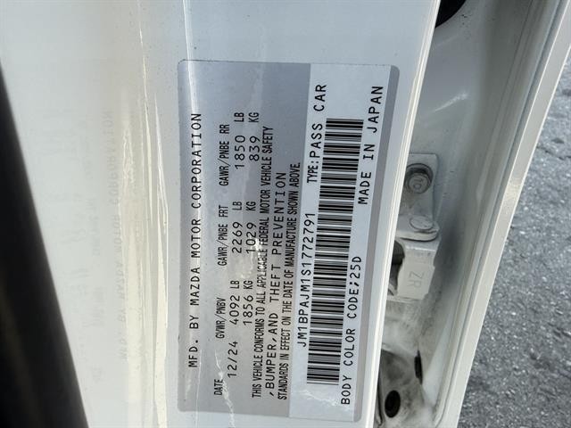 Mazda Mazda3 Hatchback Vehicle Full-screen Gallery Image 29