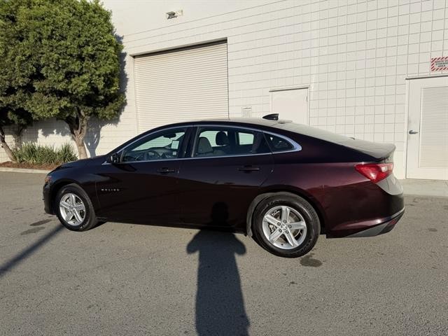 Chevrolet Malibu Vehicle Full-screen Gallery Image 03