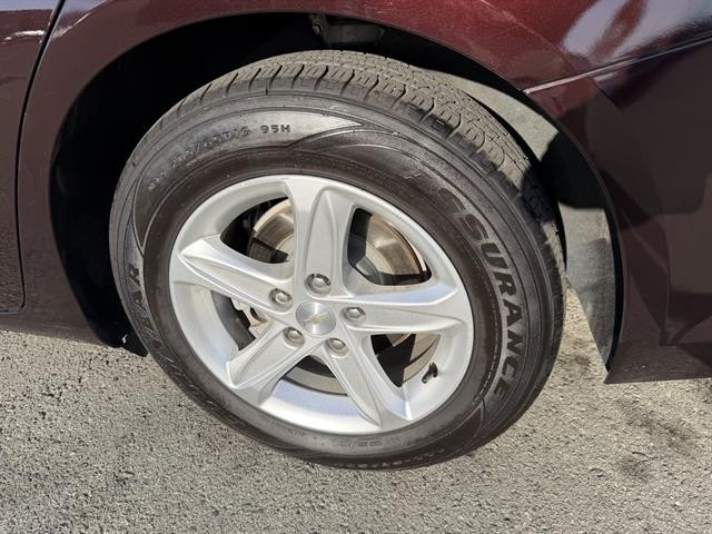 Chevrolet Malibu Vehicle Full-screen Gallery Image 13