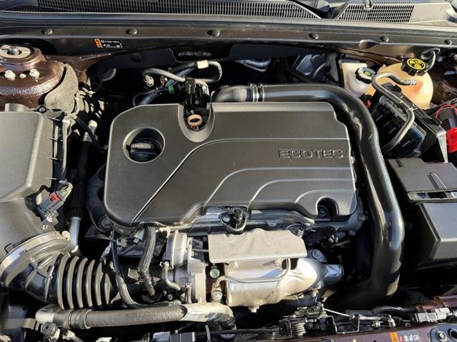 Chevrolet Malibu Vehicle Full-screen Gallery Image 14