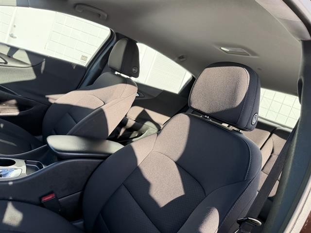 Chevrolet Malibu Vehicle Full-screen Gallery Image 18