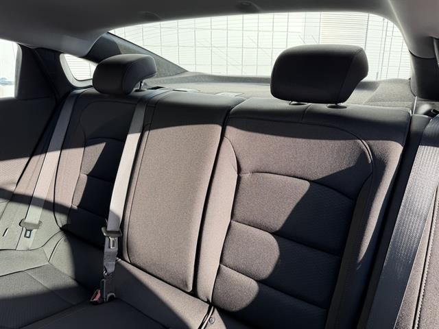 Chevrolet Malibu Vehicle Full-screen Gallery Image 19