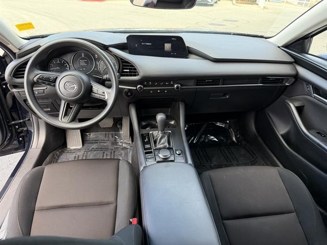 Mazda Mazda3 Sedan Vehicle Full-screen Gallery Image 16