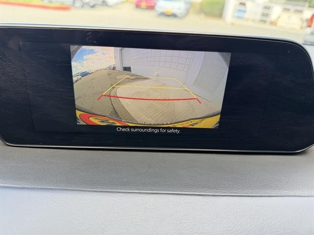 Mazda Mazda3 Sedan Vehicle Full-screen Gallery Image 25