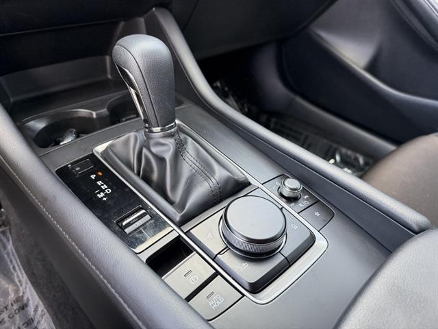 Mazda Mazda3 Sedan Vehicle Full-screen Gallery Image 27