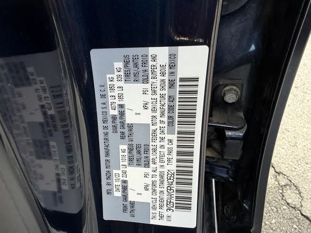 Mazda Mazda3 Sedan Vehicle Full-screen Gallery Image 31