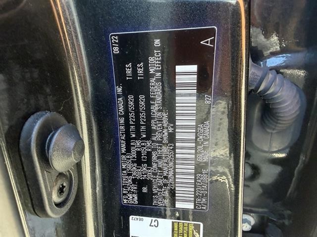 Lexus RX Vehicle Full-screen Gallery Image 30