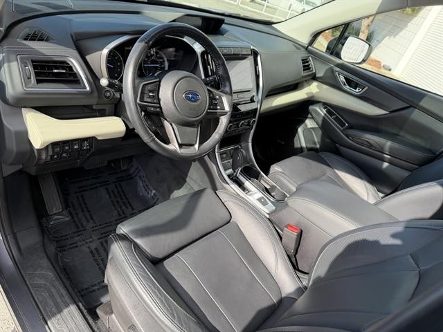 Subaru Ascent Vehicle Full-screen Gallery Image 02