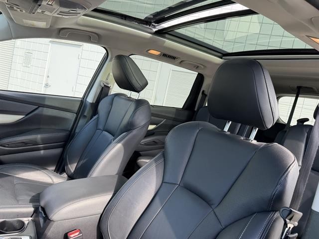 Subaru Ascent Vehicle Full-screen Gallery Image 18