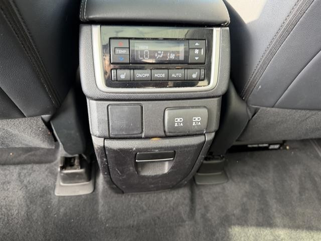 Subaru Ascent Vehicle Full-screen Gallery Image 27