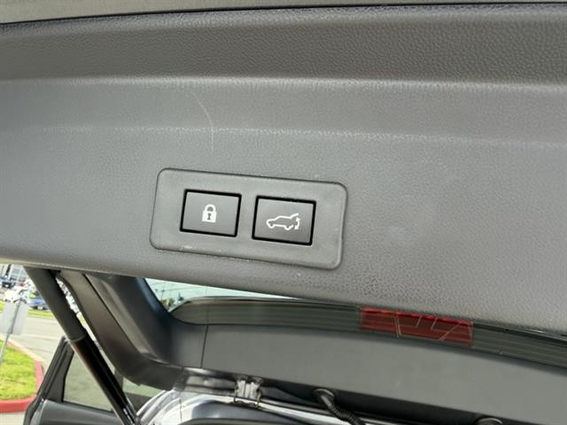 Subaru Ascent Vehicle Full-screen Gallery Image 31