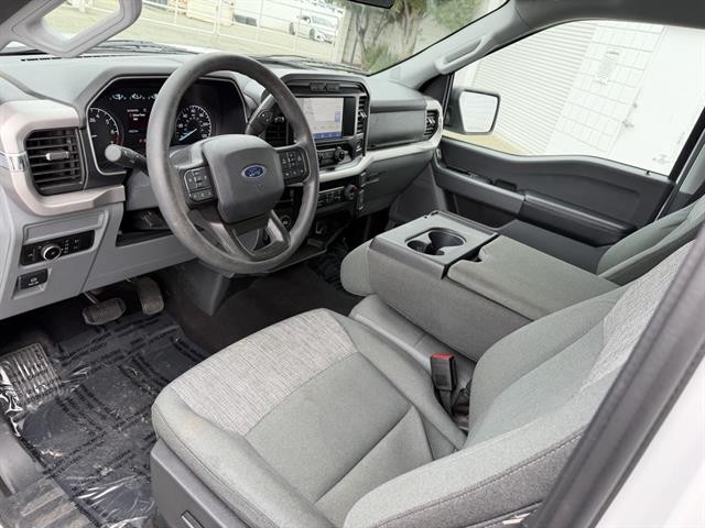 Ford F-150 Vehicle Full-screen Gallery Image 02