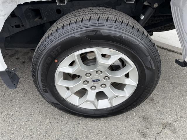 Ford F-150 Vehicle Full-screen Gallery Image 14