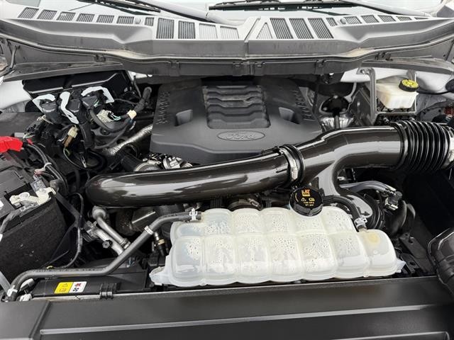 Ford F-150 Vehicle Full-screen Gallery Image 15