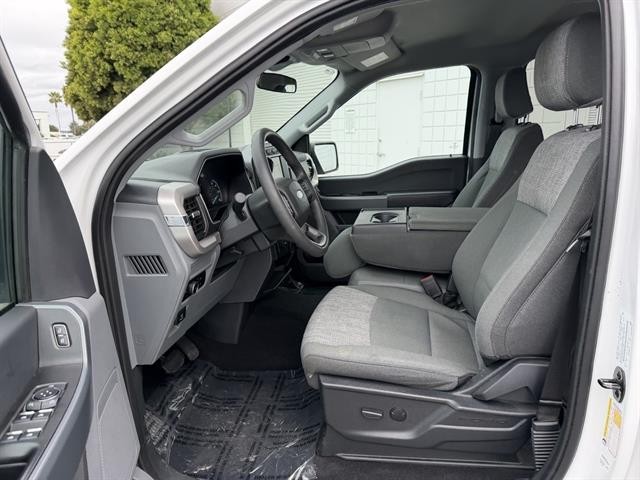 Ford F-150 Vehicle Full-screen Gallery Image 17