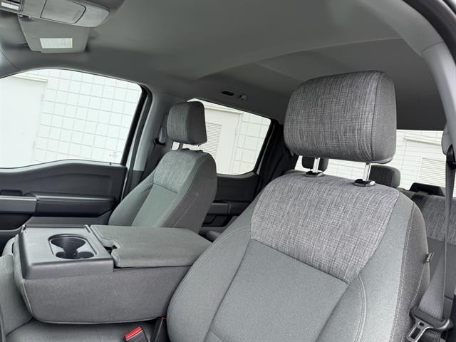 Ford F-150 Vehicle Full-screen Gallery Image 19