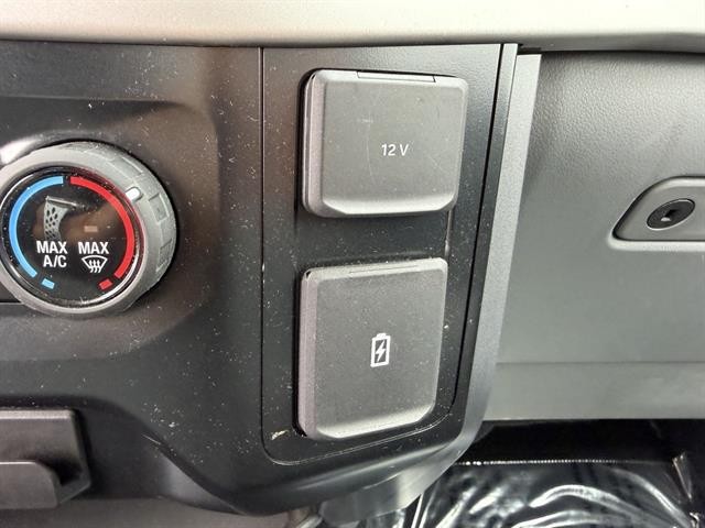 Ford F-150 Vehicle Full-screen Gallery Image 27