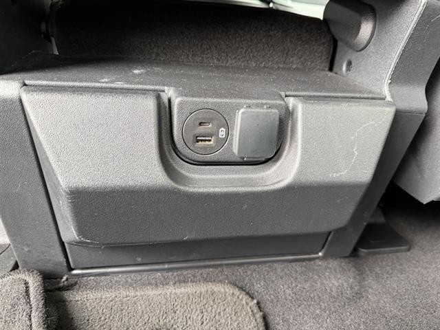 Ford F-150 Vehicle Full-screen Gallery Image 28