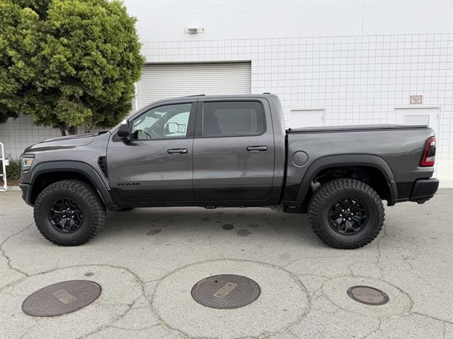 Ram 1500 Vehicle Full-screen Gallery Image 03