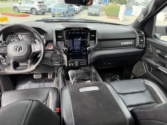 Ram 1500 Vehicle Full-screen Gallery Image 16